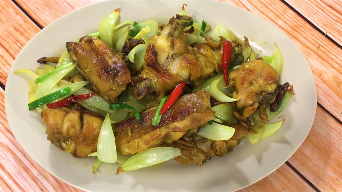 Gà xào nghệ