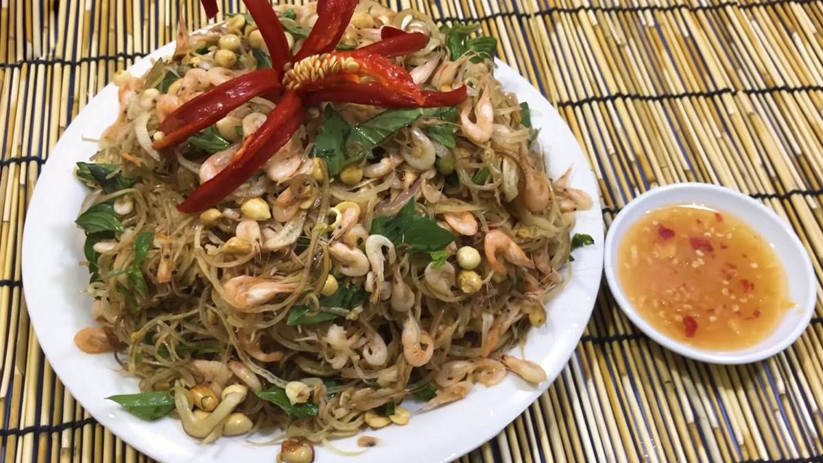 Nộm hoa chuối với tép