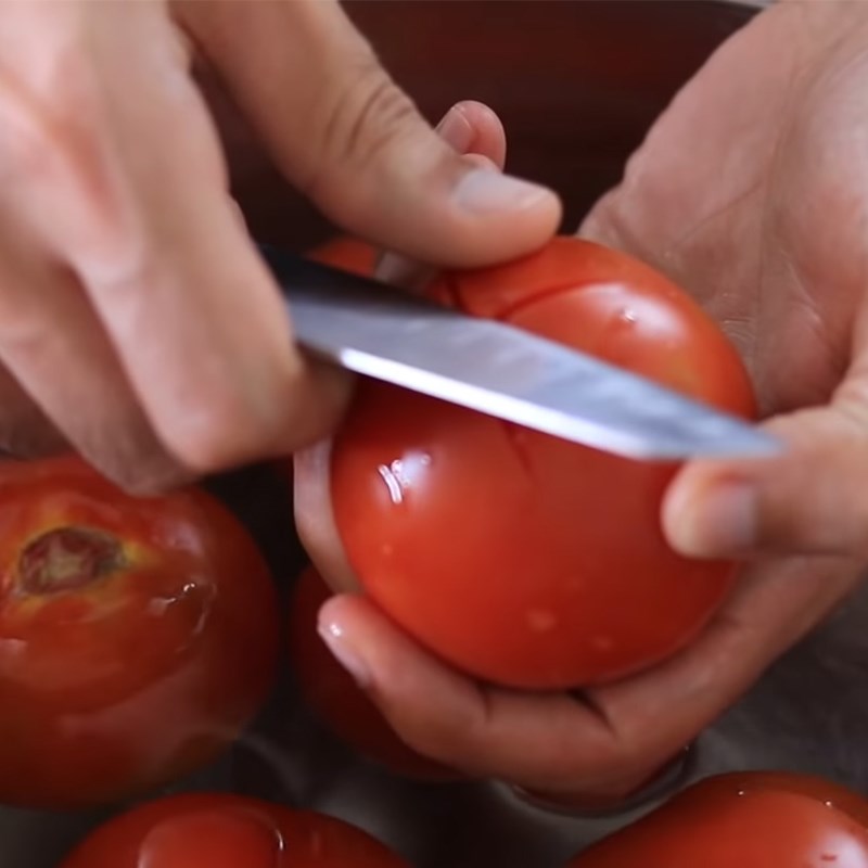 Cách 2 Luộc và bóc vỏ cà chua Sốt cà chua