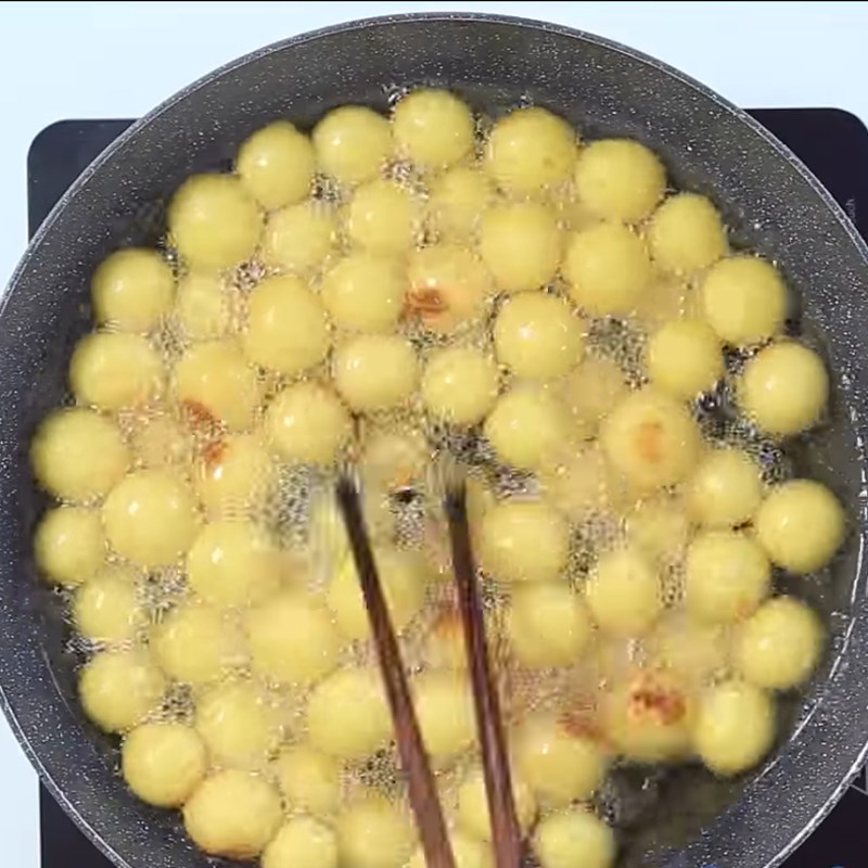 Bước 4 Chiên bánh khoai lang Bánh khoai dẻo chiên