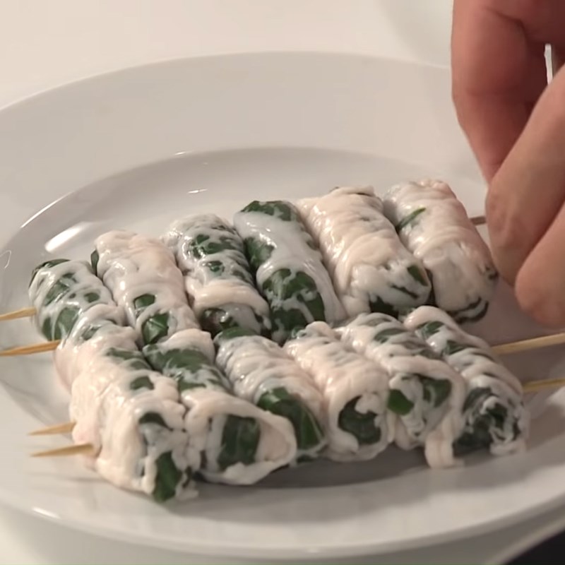 Bước 4 Cuốn tạo hình Ếch cuốn lá lốt