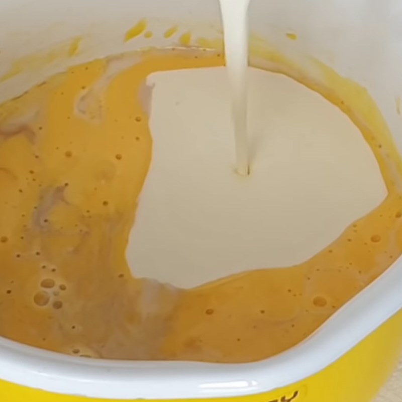 Bước 6 Đun sữa trứng Mousse nhân socola