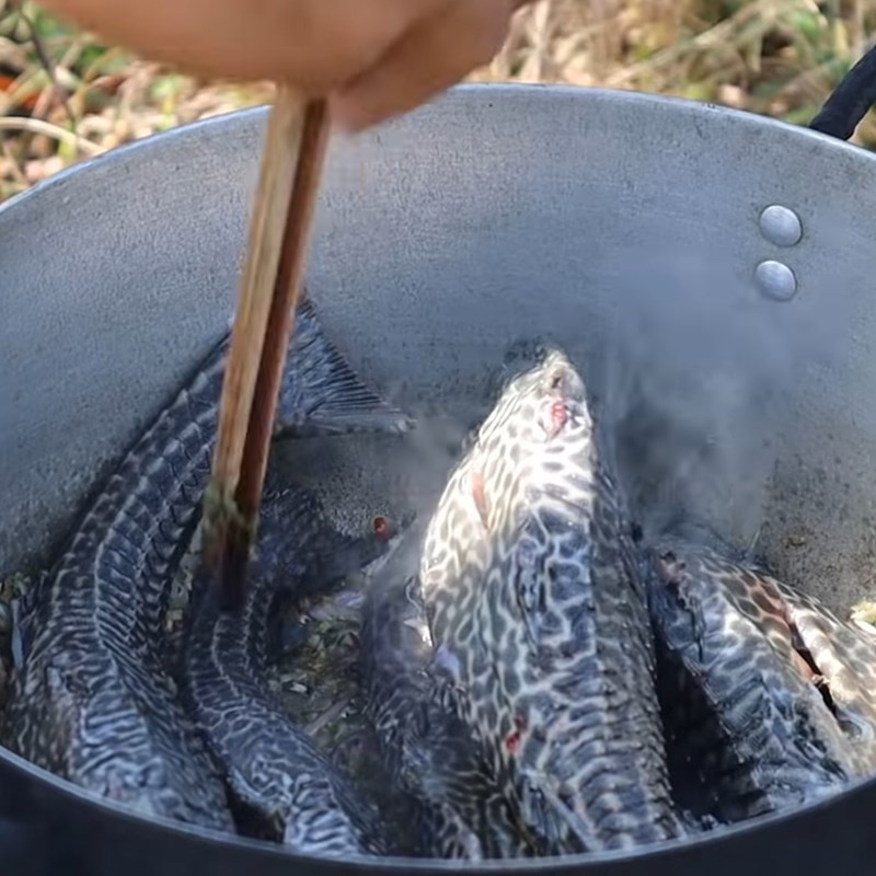 Step 3 Steaming the dish Glass fish steamed with young loofah