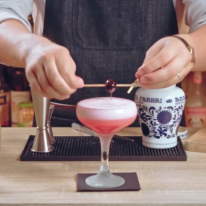 Bước 2 Hoàn thành Cocktail Pink Lady