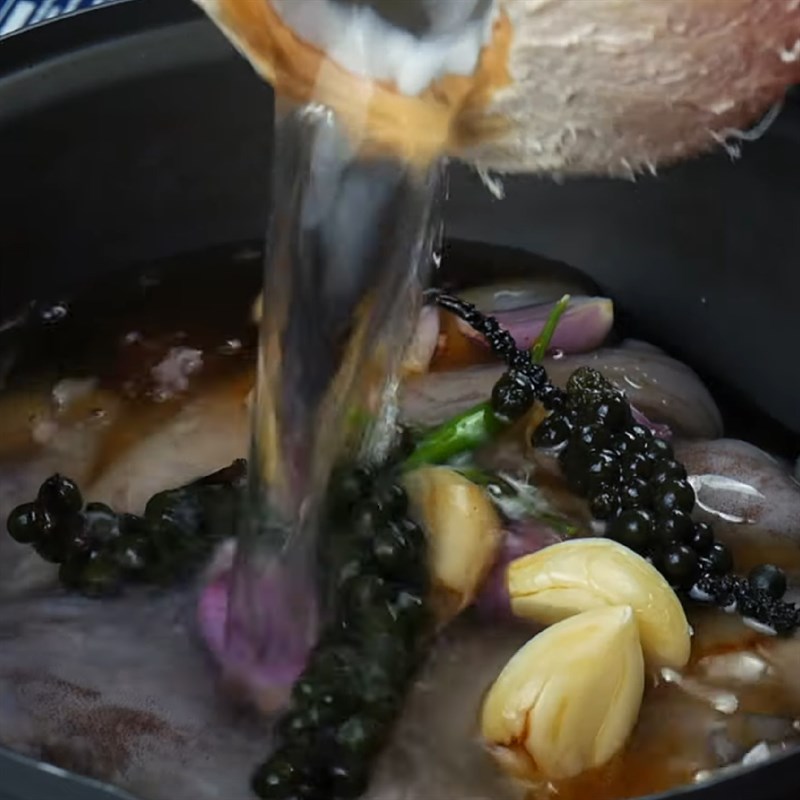 Bước 3 Khìa bạch tuộc với nước dừa Bạch tuộc khìa nước dừa