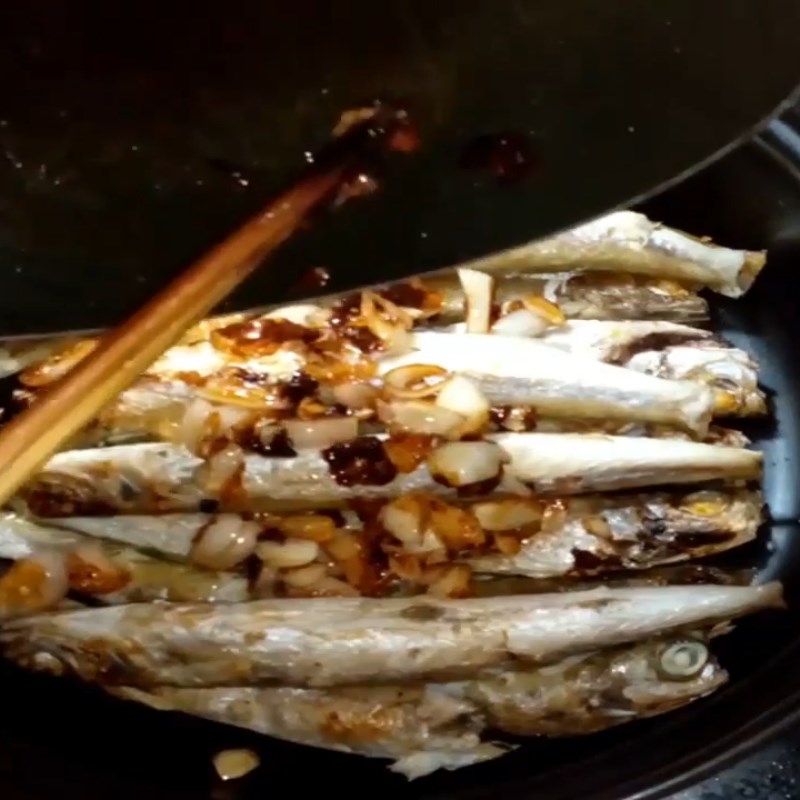 Bước 3 Kho cá Cá nhồng kho tiêu