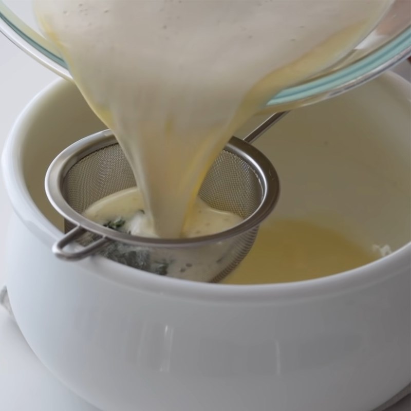 Bước 5 Làm hỗn hợp sữa trứng bạc hà Bánh mousse chocolate bạc hà