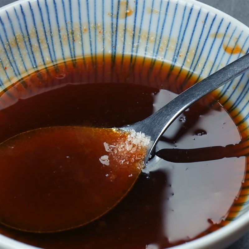 Bước 2 Làm nước sốt Bạch tuộc khìa nước dừa