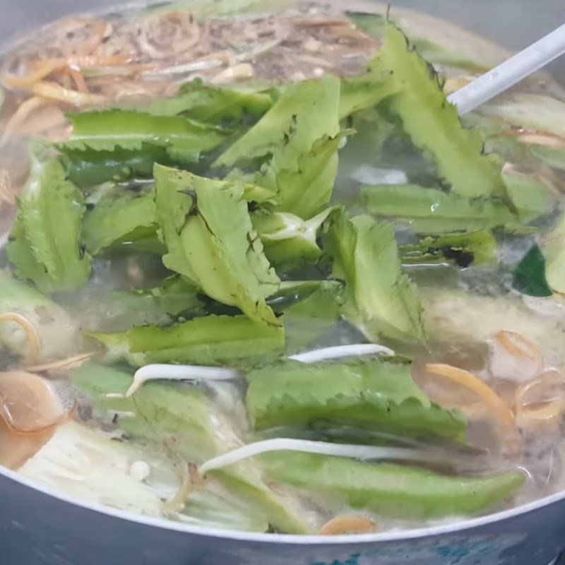 Bước 3 Nấu canh Canh chua cá dứa