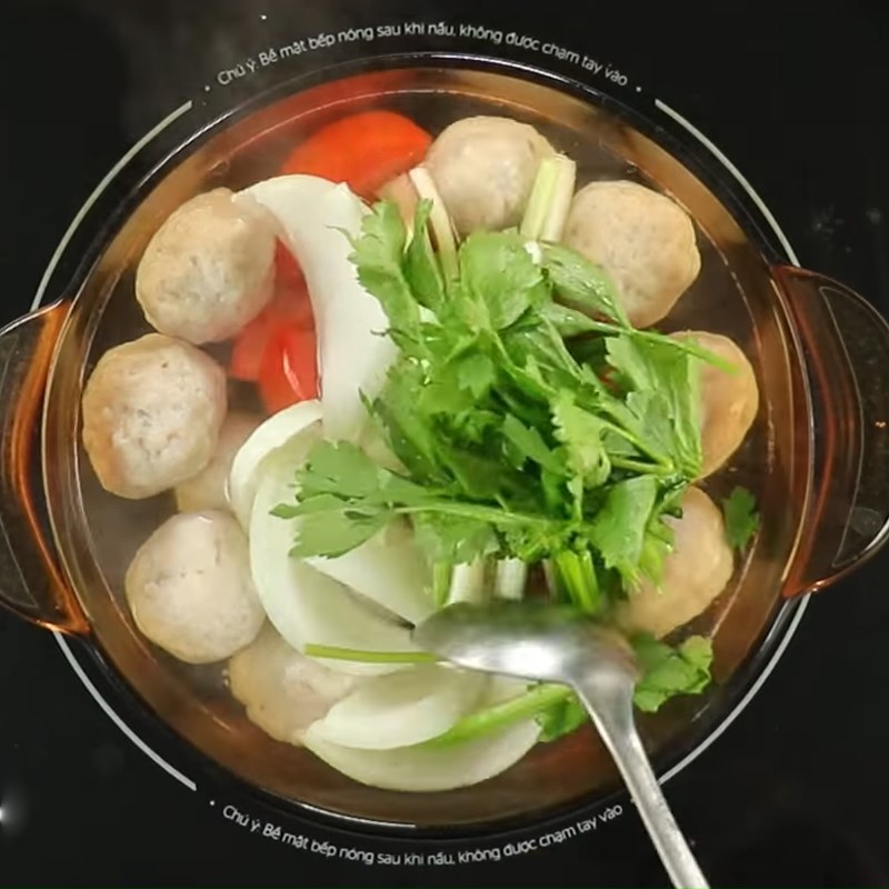 Bước 3 Nấu canh Canh cá thác lác cà chua nấu ngót