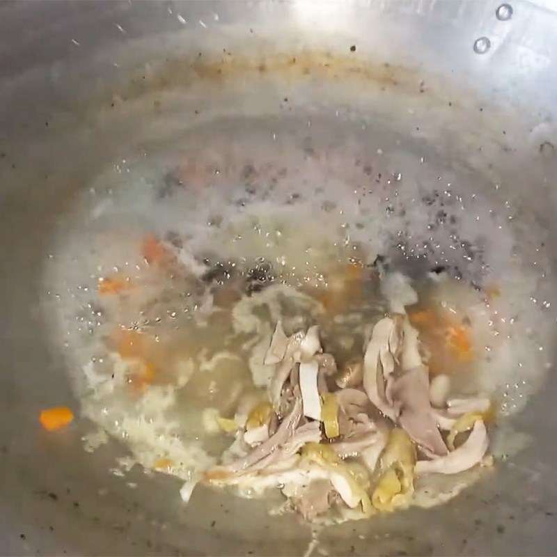 Bước 3 Nấu súp Súp gà hạt sen
