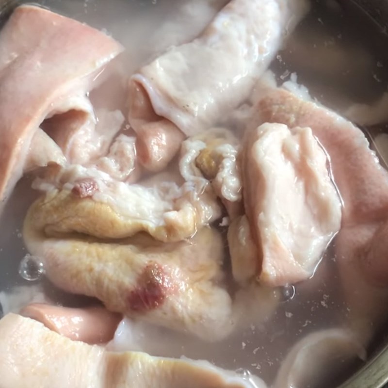 Bước 2 Ngâm bì với nước vôi trong Gelatin