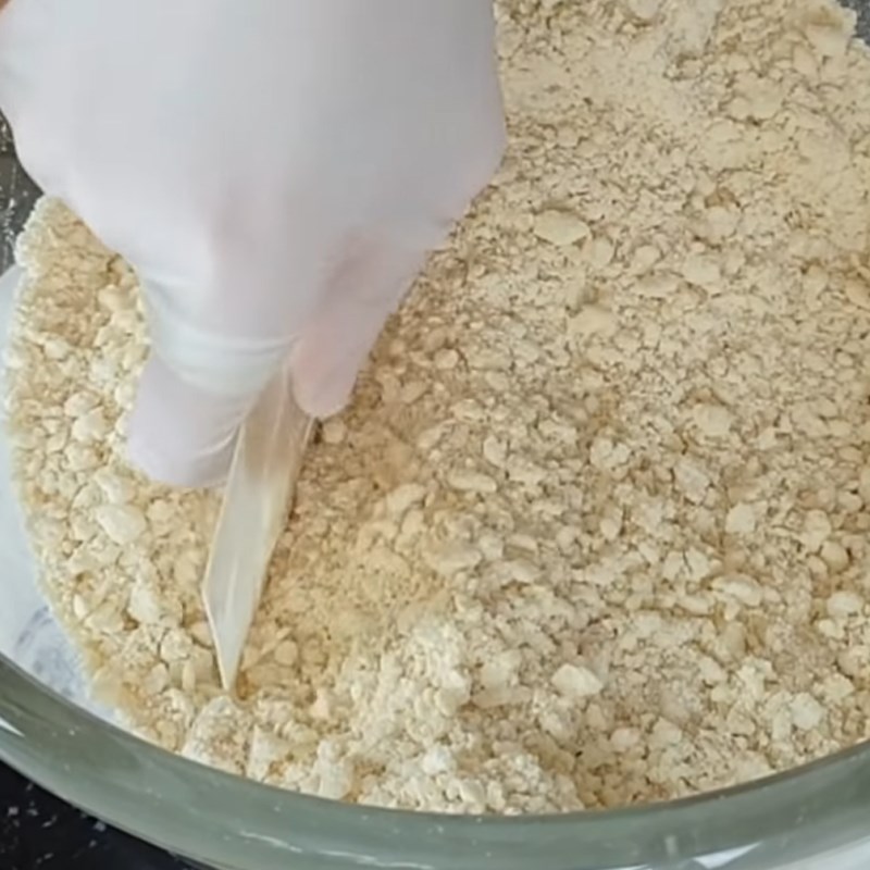 Bước 1 Rây và trộn bột khô Bánh tart táo mini kiểu Pháp