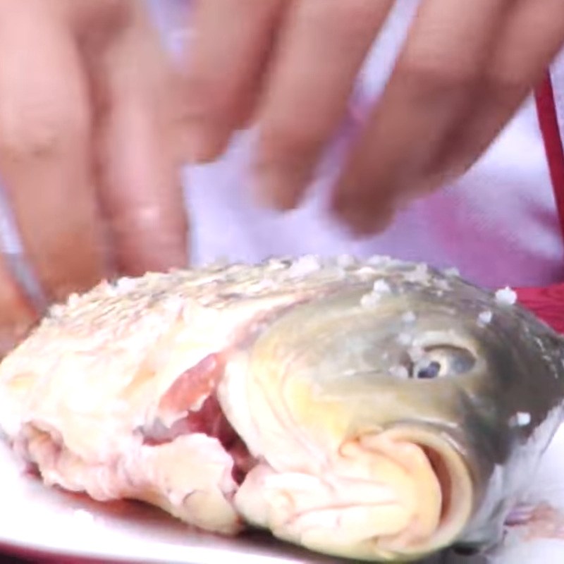 Bước 1 Sơ chế cá Canh đậu đỏ nấu cá chép