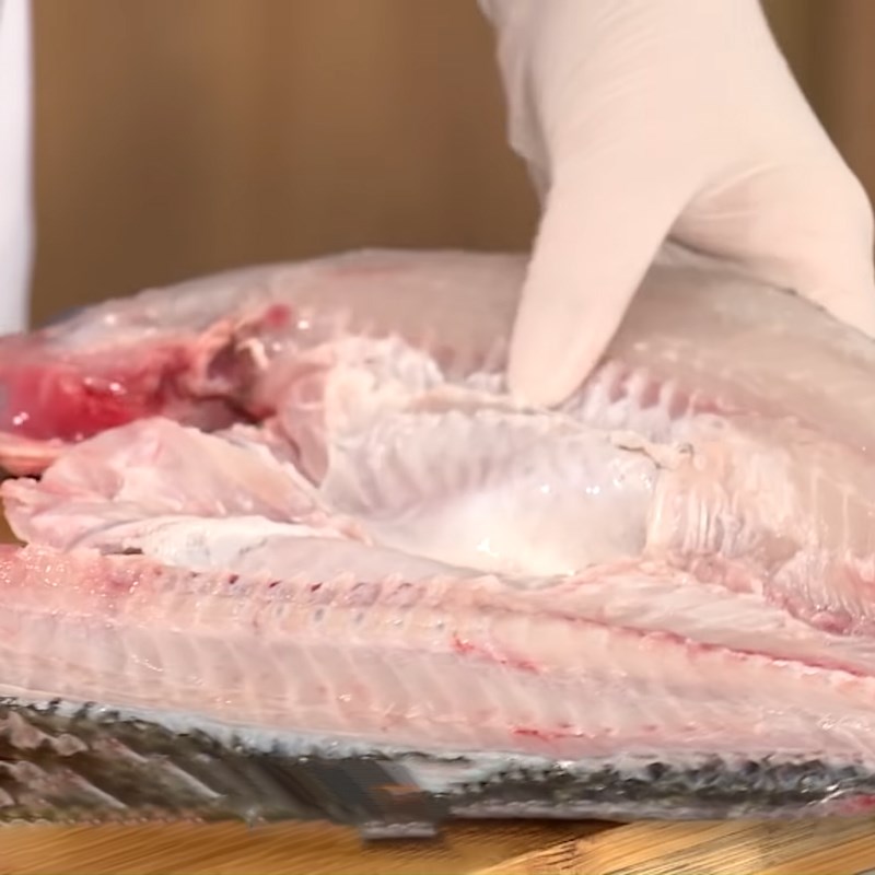 Bước 1 Sơ chế cá Cá nướng pa pỉnh tộp bằng lò nướng
