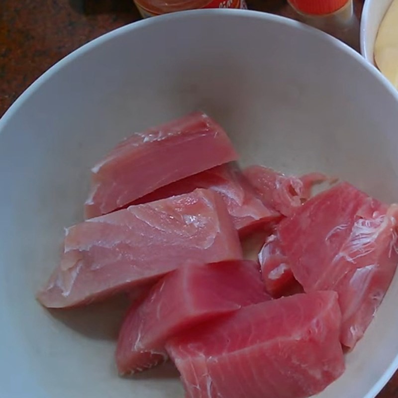 Bước 1 Sơ chế cá ngừ Cá ngừ đại dương kho măng
