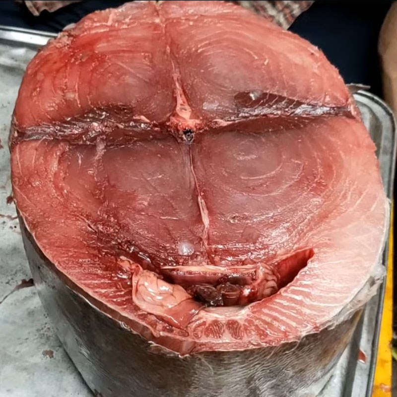 Bước 1 Sơ chế cá ngừ Cá ngừ đại dương nướng muối ớt