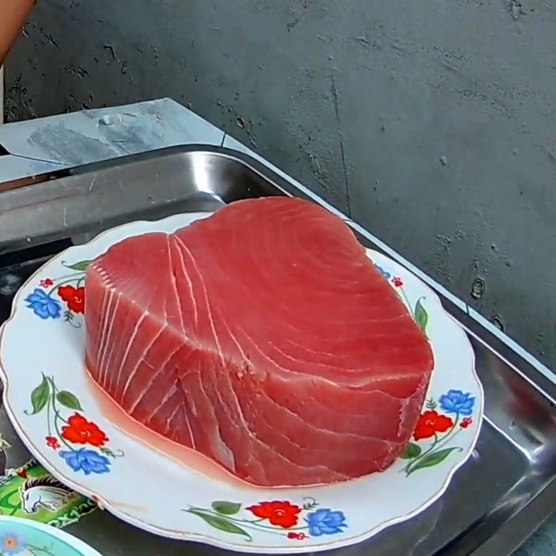 Bước 1 Sơ chế cá ngừ Cá ngừ đại dương nướng sa tế