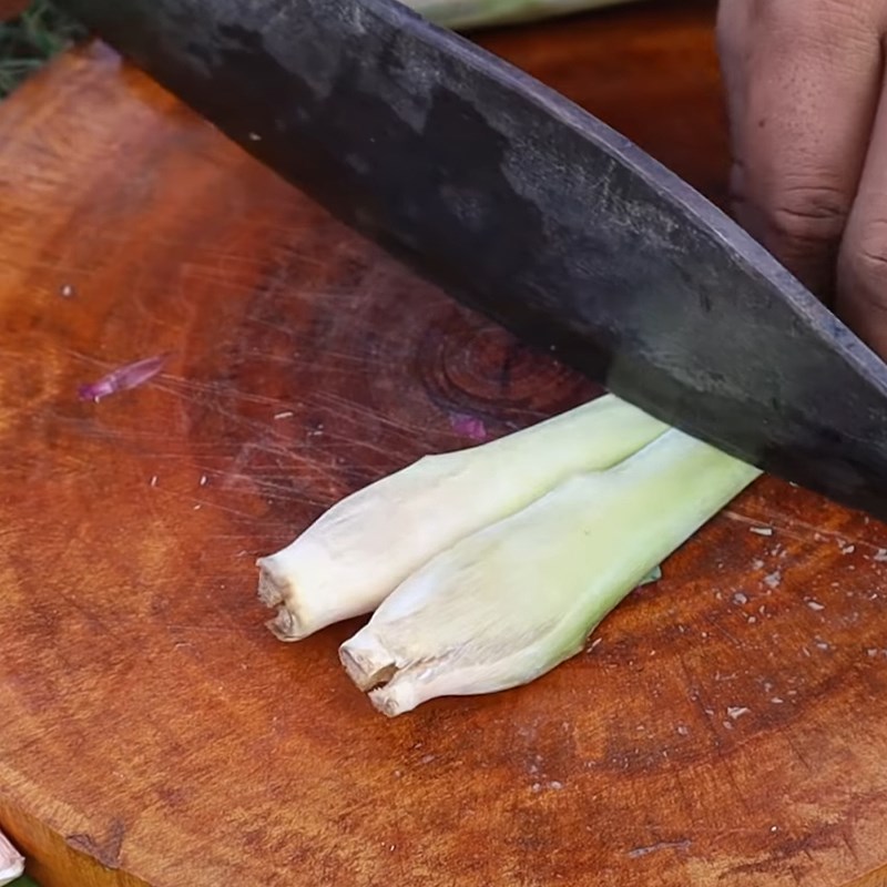 Step 1 Prepare the vegetables for steamed young gourd with glass fish