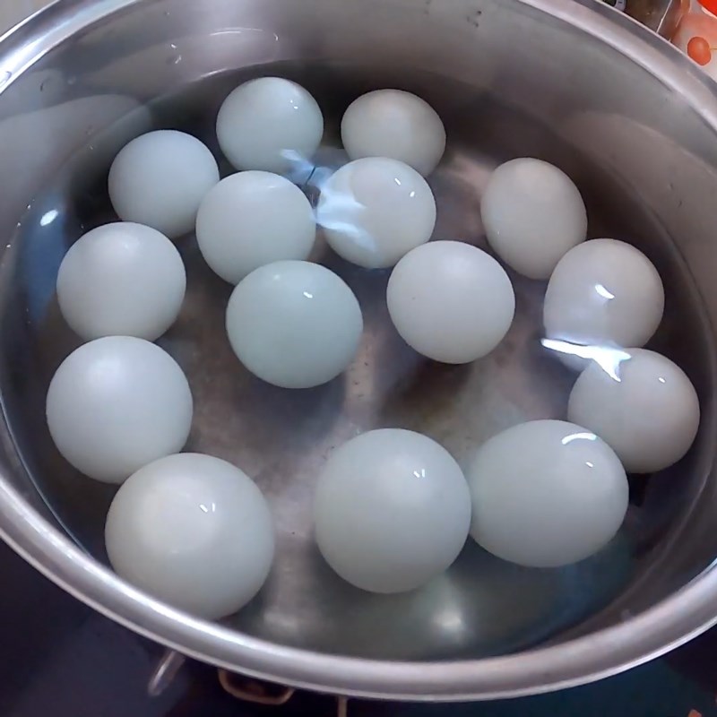 Bước 1 Sơ chế các nguyên liệu Cháo trứng vịt lộn