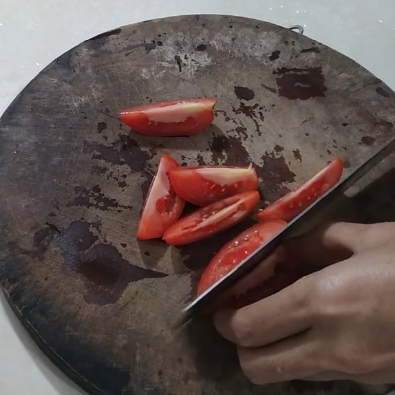 Bước 1 Sơ chế các nguyên liệu Đậu que xào cà chua