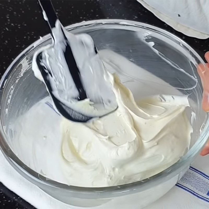 Bước 8 Đánh bông hỗn hợp kem sữa trứng Bánh tart trái cây thập cẩm hình chiếc cốc