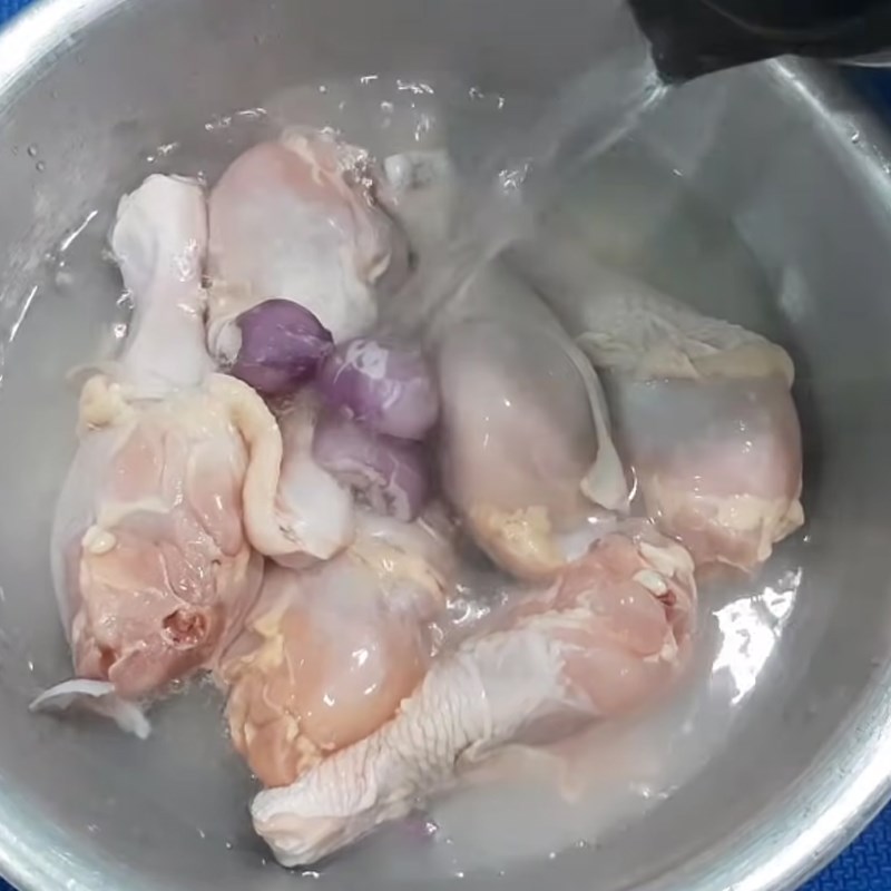 Bước 1 Sơ chế đùi gà Đùi gà chiên muối