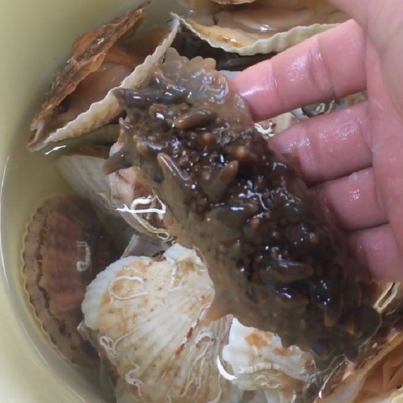 Bước 2 Sơ chế hải sâm Cháo hải sâm sò điệp