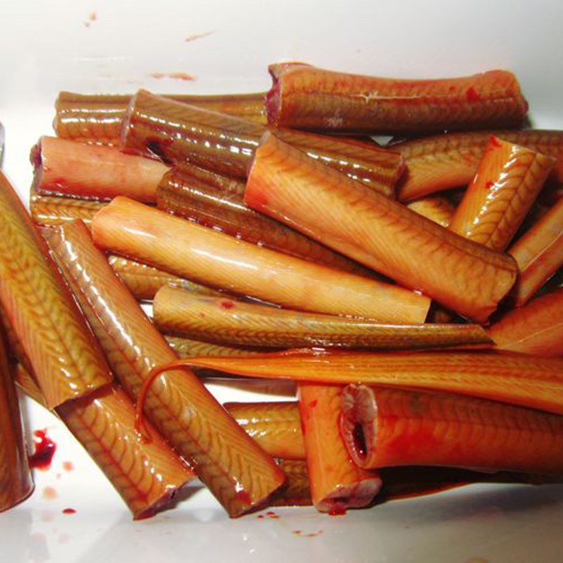 Bước 1 Sơ chế lươn và chuối xanh Lươn kho chuối xanh