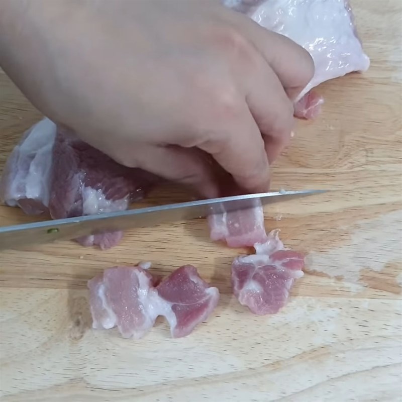 Bước 1 Sơ chế thịt heo Thịt kho quẹt