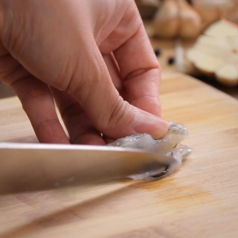 Bước 1 Sơ chế tôm Bánh canh Nam phổ
