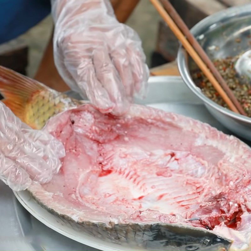 Bước 2 Sơ chế và ướp cá Cá nướng pa pỉnh tộp bằng bếp than