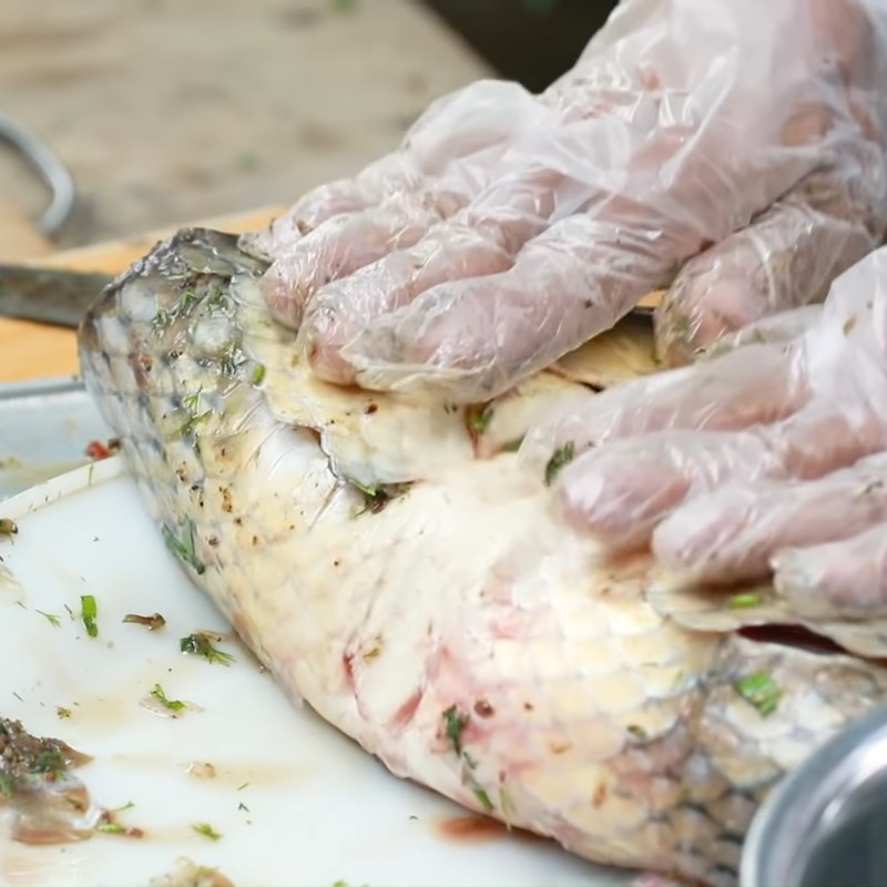 Bước 2 Sơ chế và ướp cá Cá nướng pa pỉnh tộp bằng bếp than