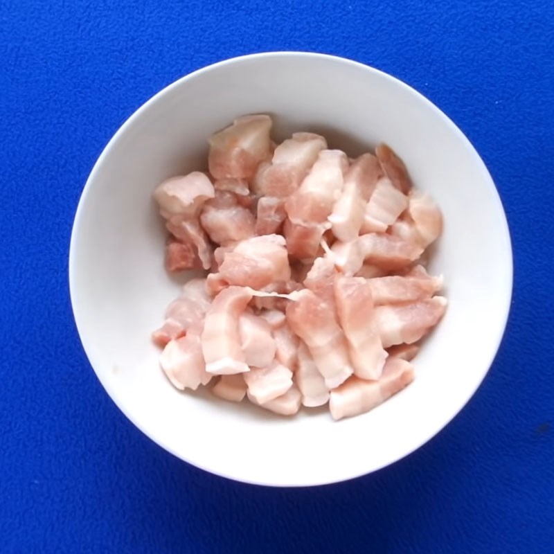 Bước 1 Sơ chế và ướp thịt lợn Thịt kho chua ngọt
