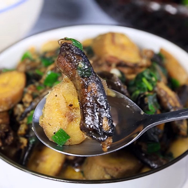 Bước 5 Thành phẩm Lươn kho chuối xanh