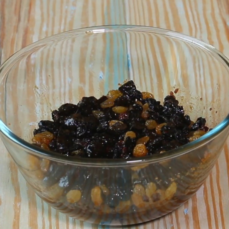 Bước 2 Trộn hỗn hợp hạt Christmas Pudding