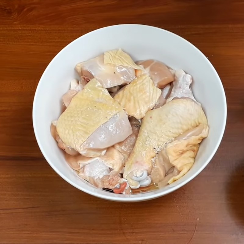 Cách Làm Thịt Gà Kho Trứng Cút Ngon Đậm Đà Ăn Hết Nồi Cơm
