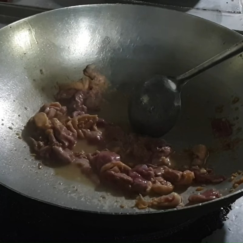 Bước 3 Xào món ăn Măng trúc xào thịt vịt