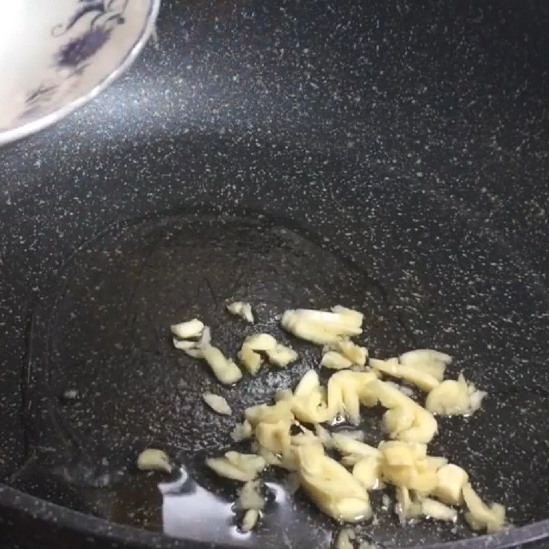 Bước 4 Xào sò điệp Cháo hải sâm sò điệp