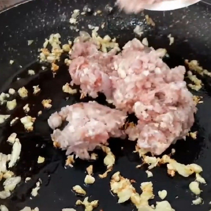 Bước 3 Xào thịt Cháo hải sâm thịt băm