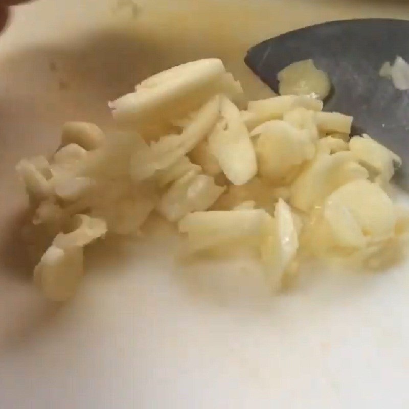 Bước 3 Sơ chế các nguyên liệu khác Cháo hải sâm sò điệp