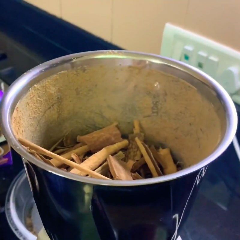 Bước 3 Xay nhuyễn làm bột Bột quế