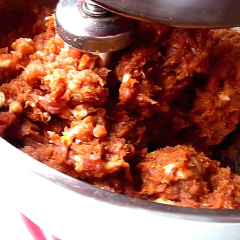 Bước 2 Xay thịt Xúc xích bằng vỏ collagen - pepperoni