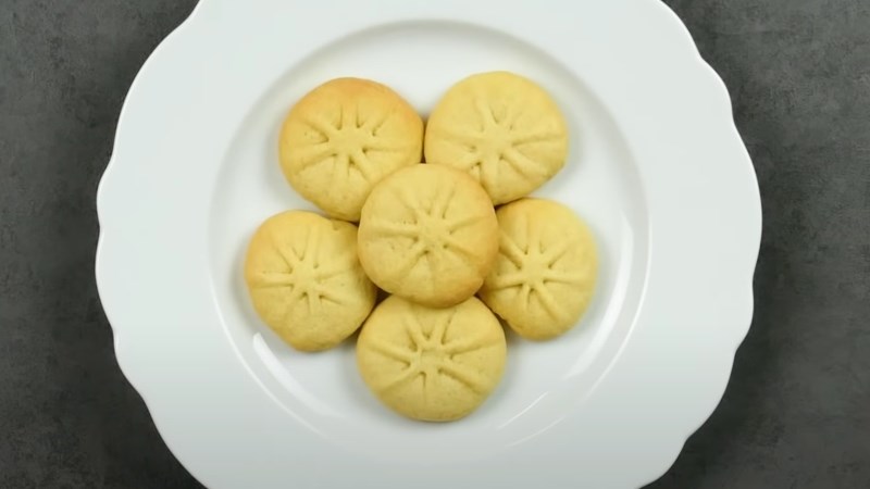 B&aacute;nh quy hoa văn