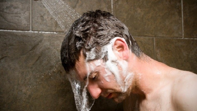 Kh&ocirc;ng tắm sau khi uống rượu bia