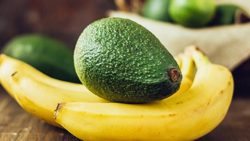 Chọn mua tr&aacute;i c&acirc;y chưa ch&iacute;n hẳn