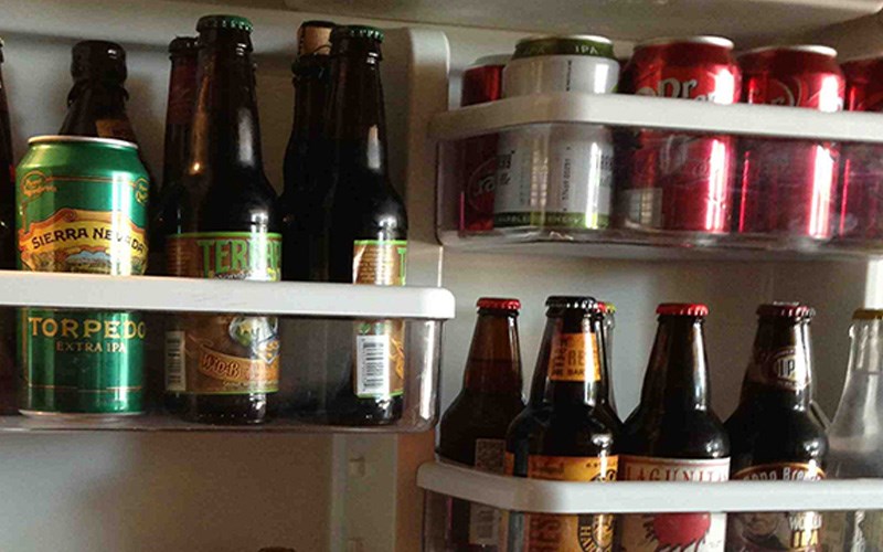 Bia, nước ngọt đặt thẳng đứng 