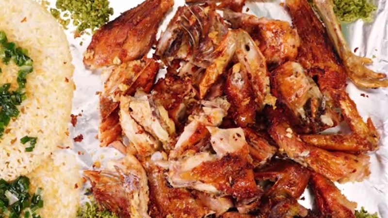 Gà nướng muối sả