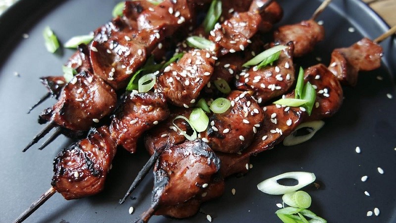 Yakitori gà nướng xiên que Nhật Bản