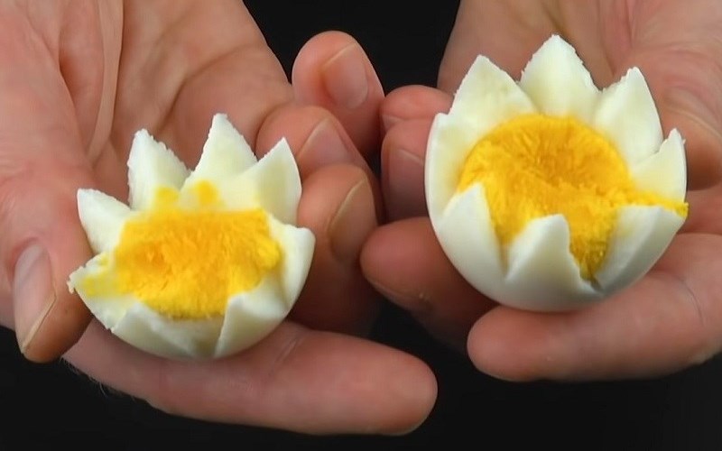 t&aacute;ch đ&ocirc;i quả trứng